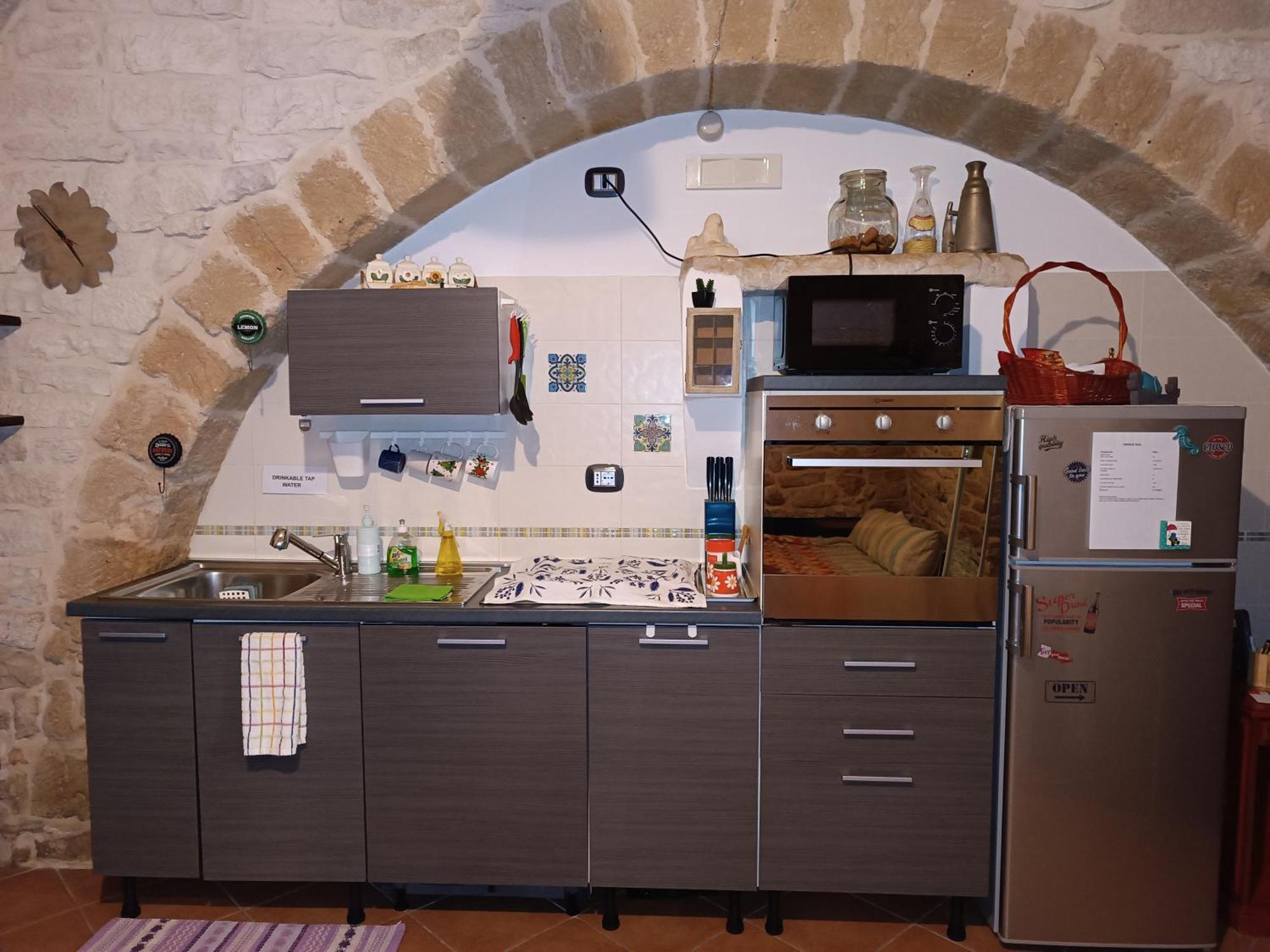 Unique White Stone Studio Giovinazzo Exterior photo
